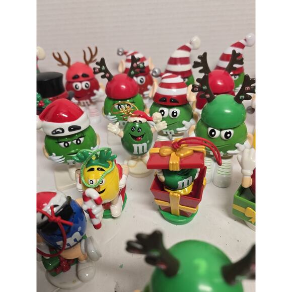 M&M'S Candy Figures. Christmas and Winter Multicolor LOT OF 29 Collectibles - Picture 13 of 13